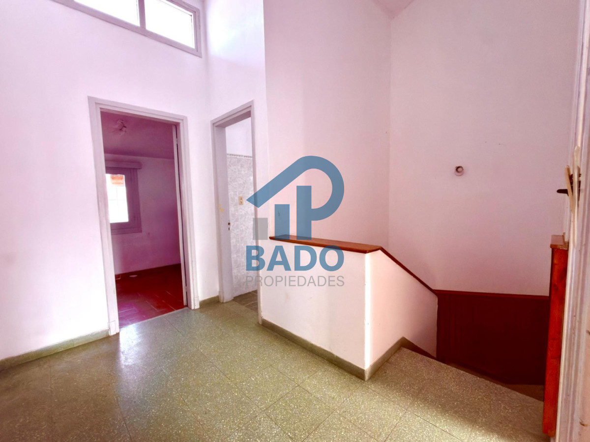 Casa ID.148 - AMPLIA CASA CENTRICA  5 DORMITORIOS CON PISCINA Y JARDIN  