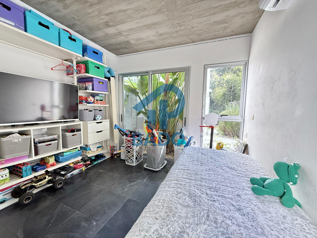 Casa ID.6 - CASA MODERNA CON PISCINA  4 DORM + DEP EN SAN RAFAEL