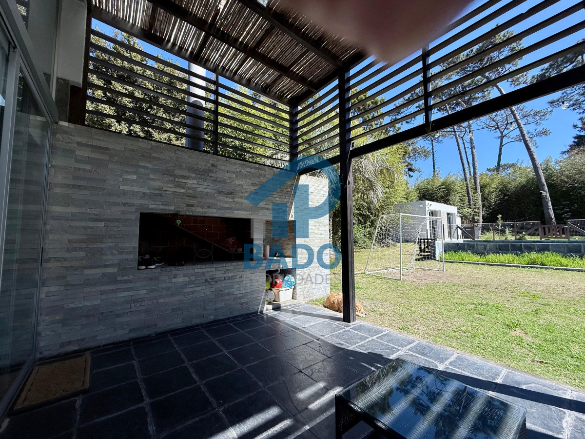 Casa ID.6 - CASA MODERNA CON PISCINA  4 DORM + DEP EN SAN RAFAEL