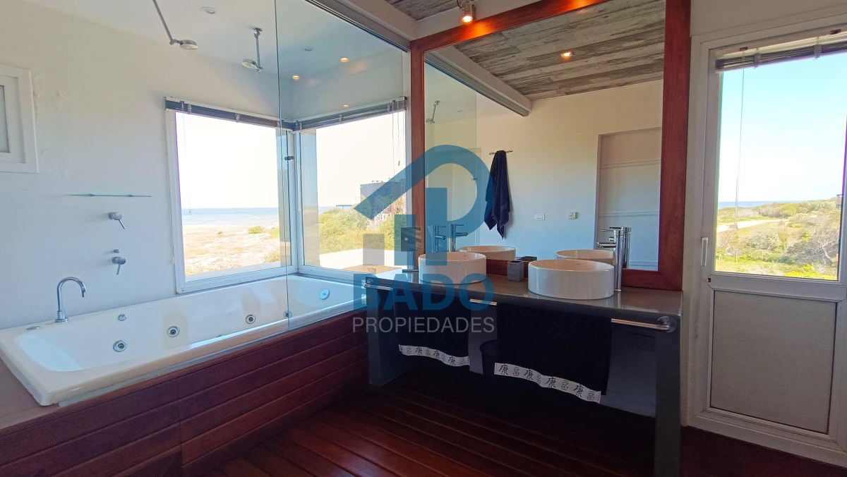 Casa ID.2 - Casa en Venta en Santa Mónica 