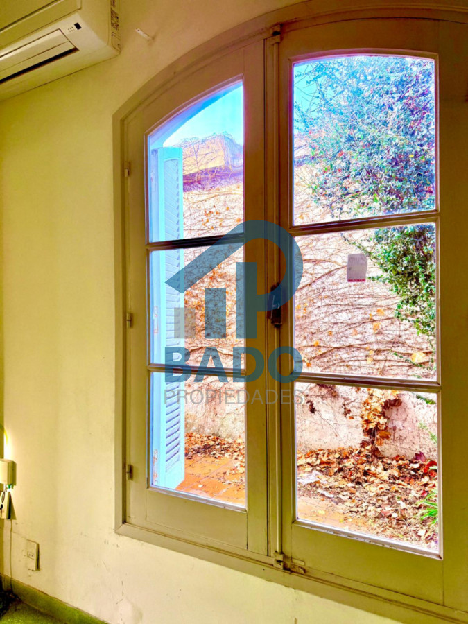 Casa ID.148 - AMPLIA CASA CENTRICA  5 DORMITORIOS CON PISCINA Y JARDIN  