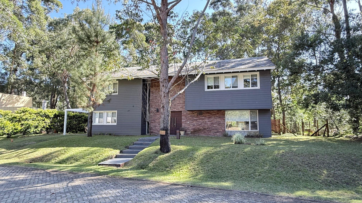 EXCLUSIVA CASA EN DESIGN VILLAGE