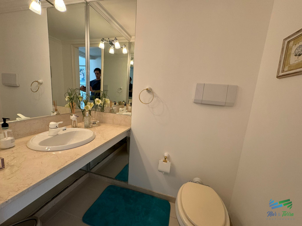 Apartamento ID.5788 - Apartamento en Venta de 3 Dormitorios en Punta del este , Puerto , Península , Edificio Portofino