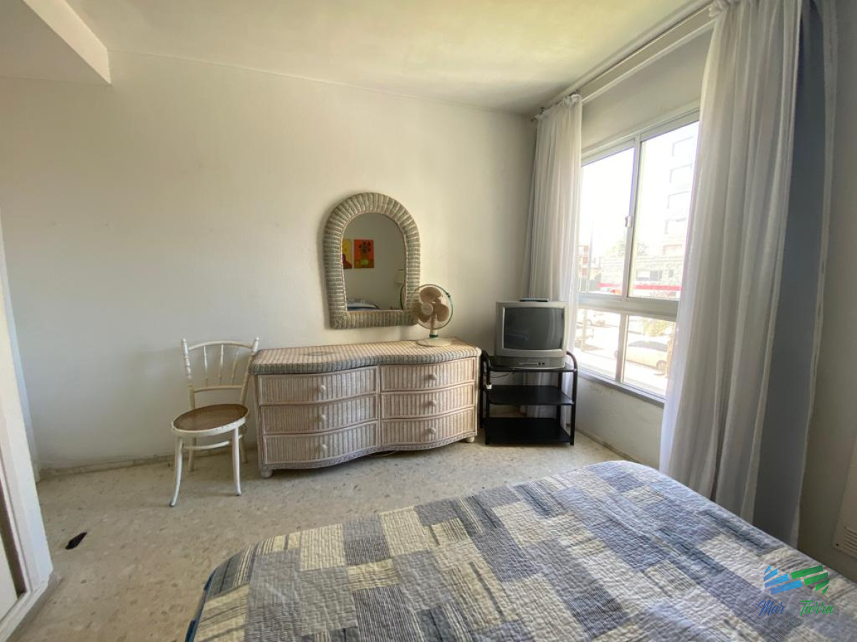 Apartamento ID.4878 - En venta apartamento 2 dormitorios sobre calle 20, Peninsula, Punta del Este