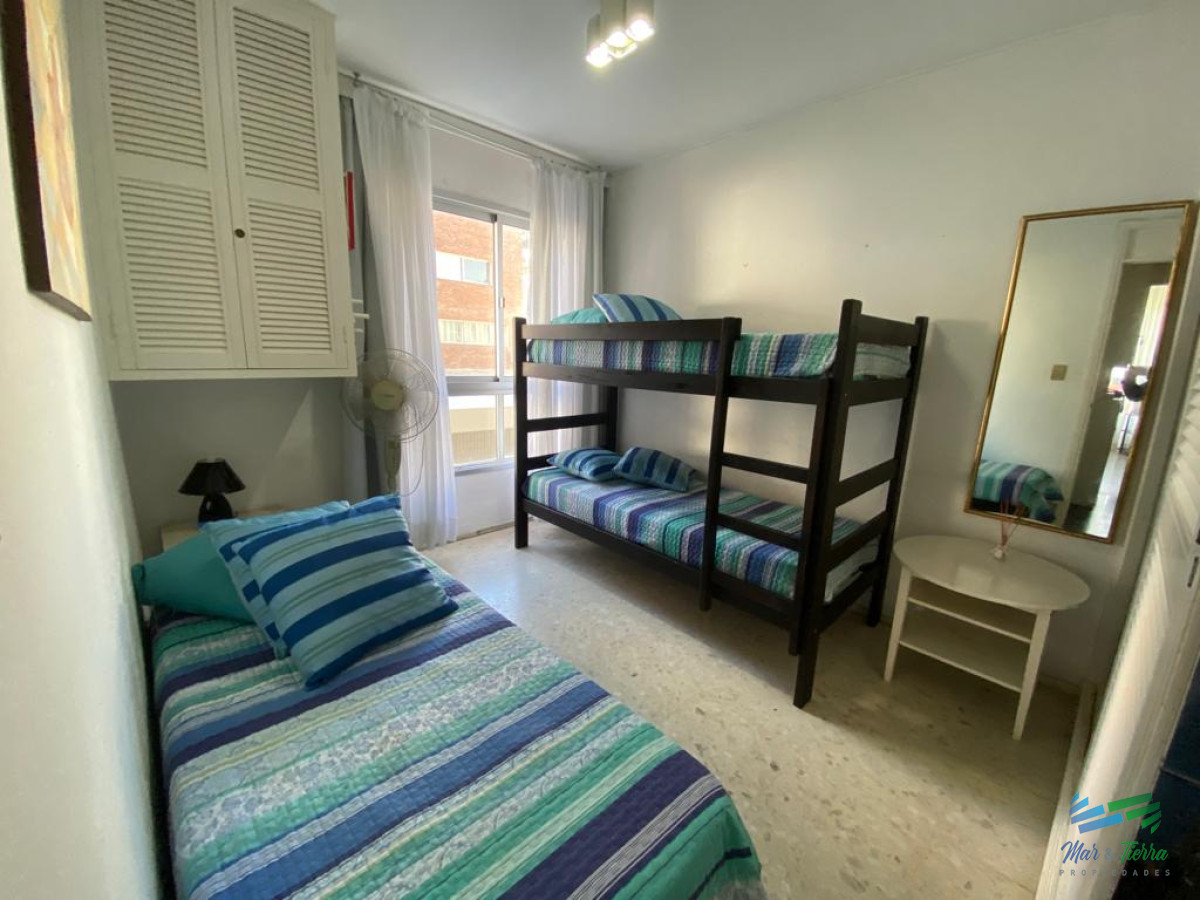 Apartamento ID.4878 - En venta apartamento 2 dormitorios sobre calle 20, Peninsula, Punta del Este