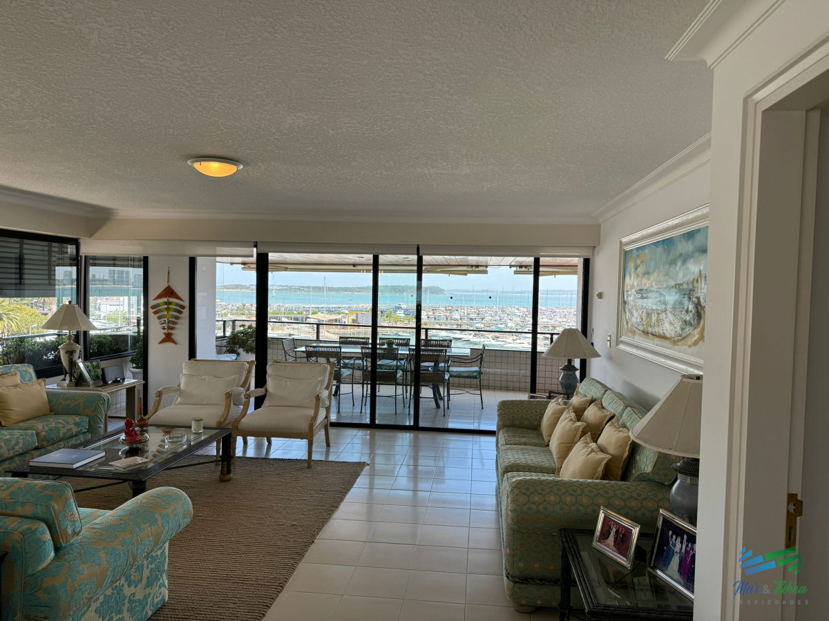 Apartamento ID.5788 - Apartamento en Venta de 3 Dormitorios en Punta del este , Puerto , Península , Edificio Portofino
