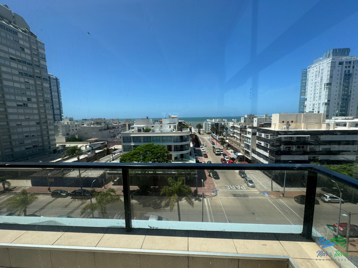 Apartamento ID.5788 - Apartamento en Venta de 3 Dormitorios en Punta del este , Puerto , Península , Edificio Portofino