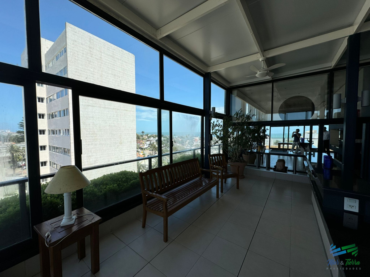 Apartamento ID.5788 - Apartamento en Venta de 3 Dormitorios en Punta del este , Puerto , Península , Edificio Portofino