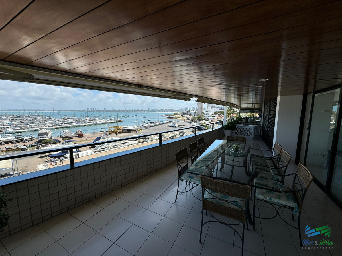Apartamento ID.5788 - Apartamento en Venta de 3 Dormitorios en Punta del este , Puerto , Península , Edificio Portofino