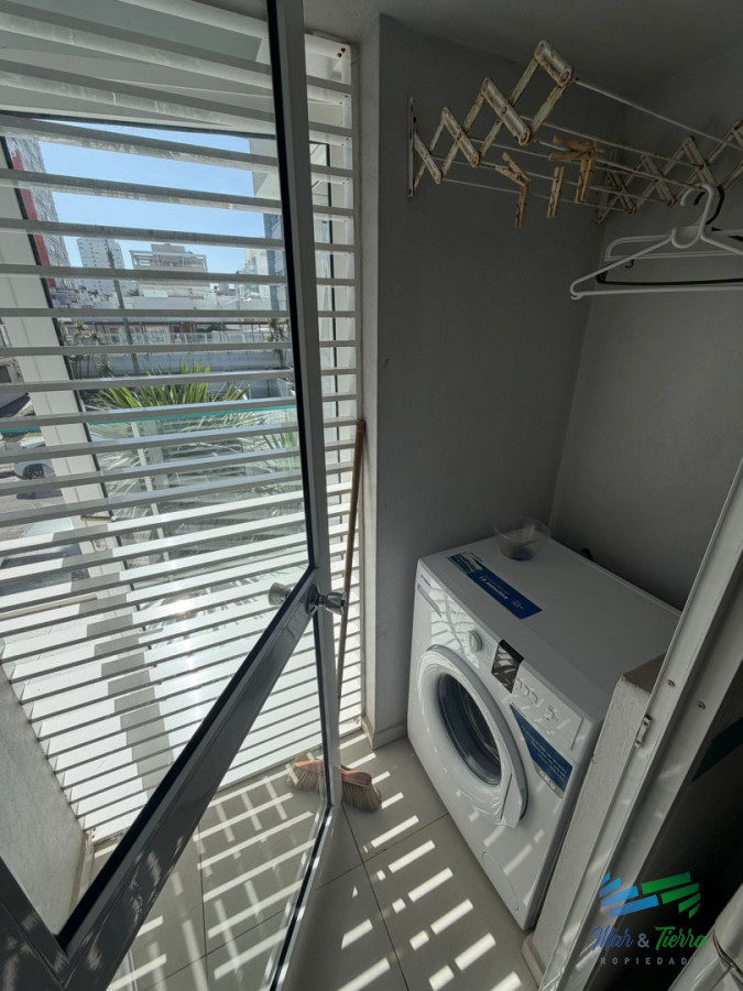 Apartamento ID.5896 - Apartamento de 1 dormitorio en Venta en Punta del este , Península , Bajos gastos a pasos del mar 