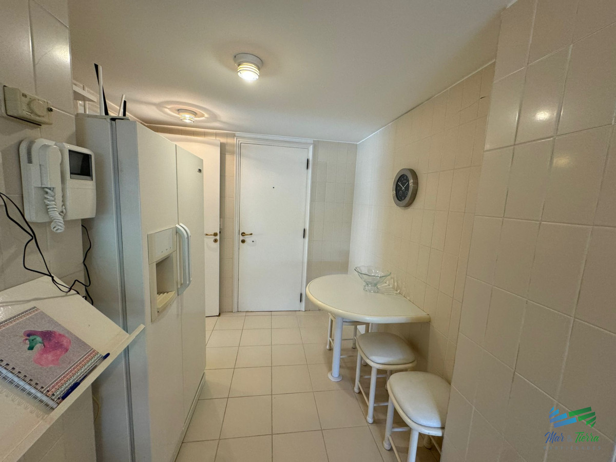 Apartamento ID.5788 - Apartamento en Venta de 3 Dormitorios en Punta del este , Puerto , Península , Edificio Portofino