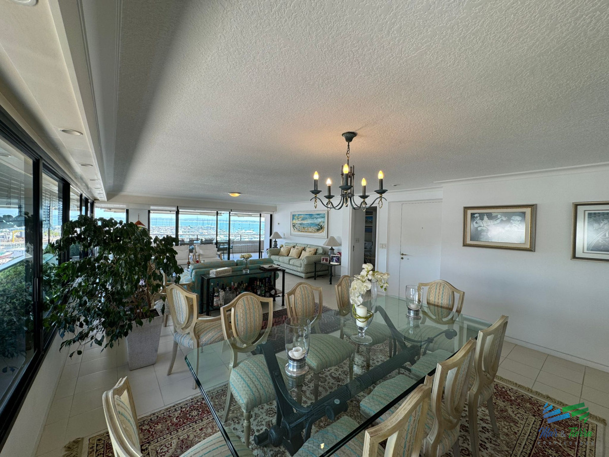 Apartamento ID.5788 - Apartamento en Venta de 3 Dormitorios en Punta del este , Puerto , Península , Edificio Portofino
