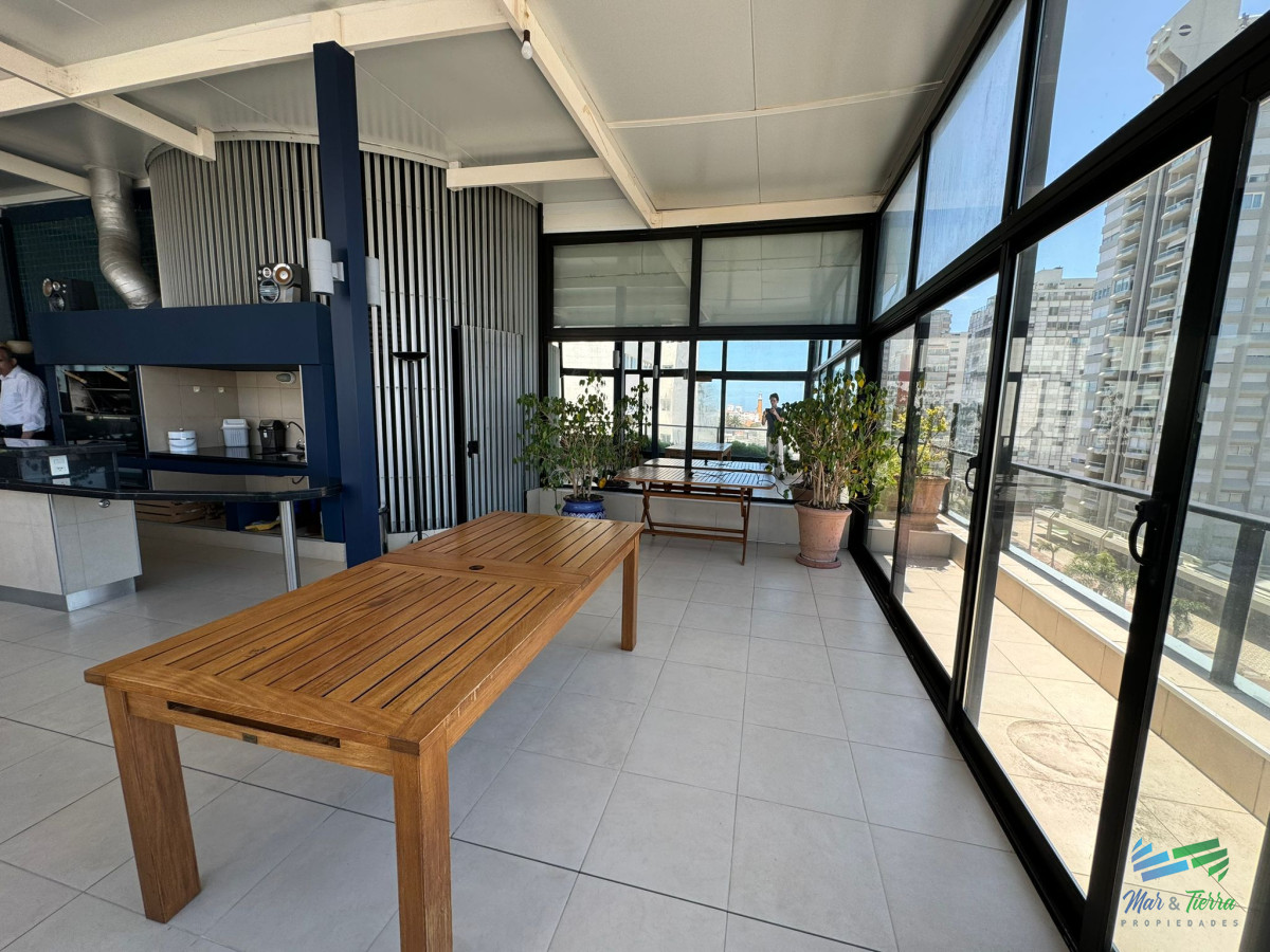Apartamento ID.5788 - Apartamento en Venta de 3 Dormitorios en Punta del este , Puerto , Península , Edificio Portofino