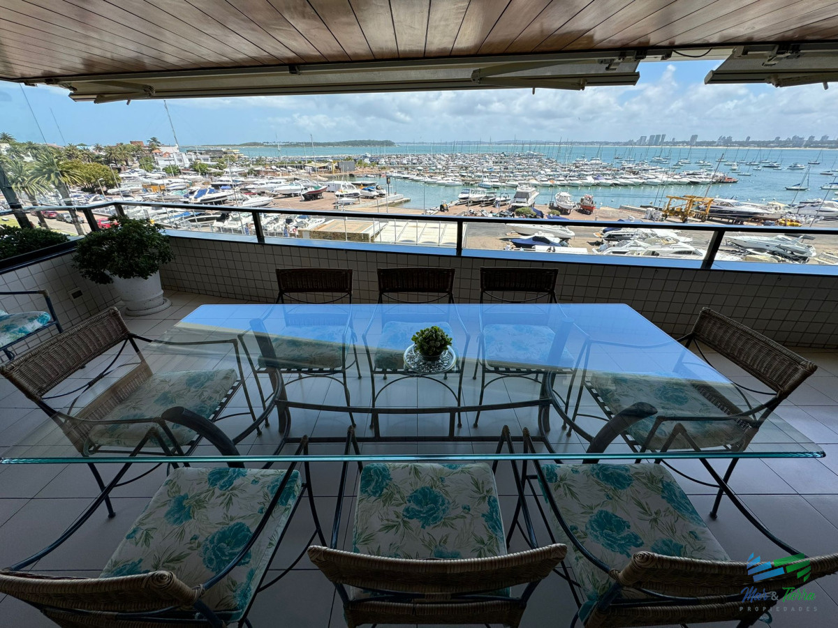 Apartamento ID.5788 - Apartamento en Venta de 3 Dormitorios en Punta del este , Puerto , Península , Edificio Portofino