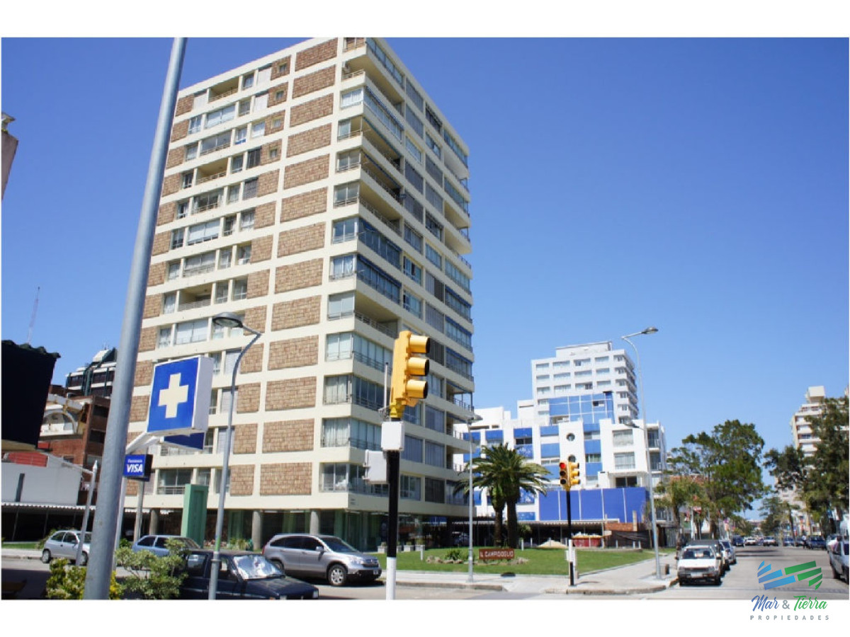 Apartamento ID.4878 - En venta apartamento 2 dormitorios sobre calle 20, Peninsula, Punta del Este