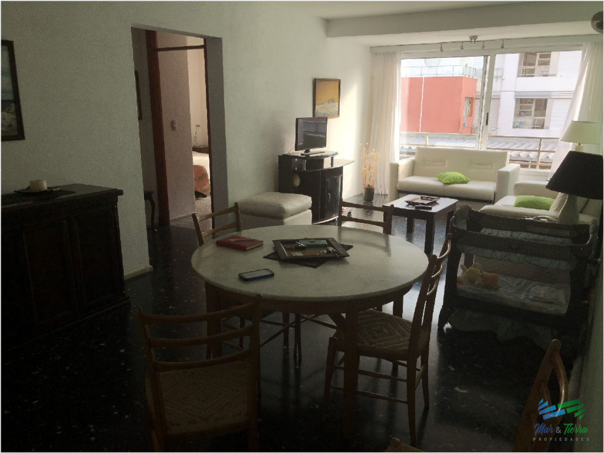 Apartamento ID.4879 - En venta apartamento 2 dormitorios sobre calle 20, Peninsula, Punta del Este