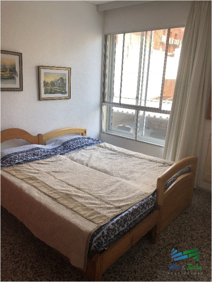 Apartamento ID.4879 - En venta apartamento 2 dormitorios sobre calle 20, Peninsula, Punta del Este