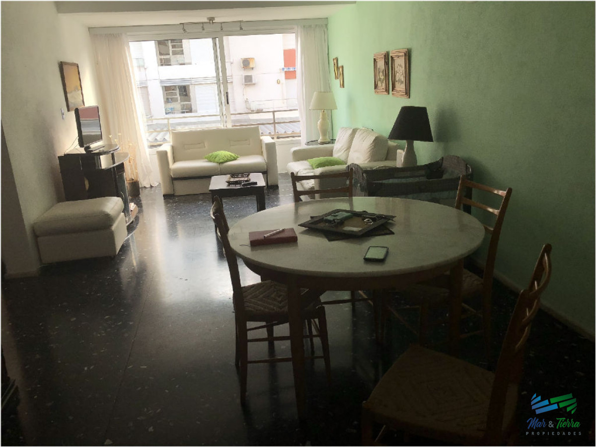 Apartamento ID.4879 - En venta apartamento 2 dormitorios sobre calle 20, Peninsula, Punta del Este