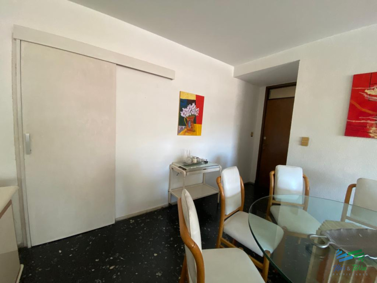 Apartamento ID.4878 - En venta apartamento 2 dormitorios sobre calle 20, Peninsula, Punta del Este