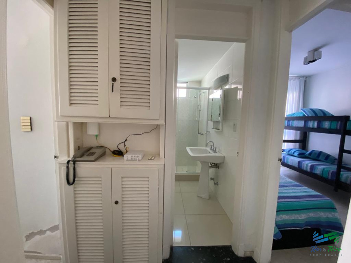 Apartamento ID.4878 - En venta apartamento 2 dormitorios sobre calle 20, Peninsula, Punta del Este