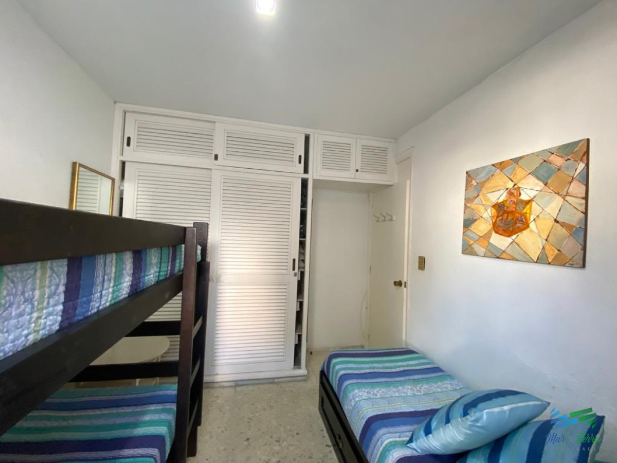 Apartamento ID.4878 - En venta apartamento 2 dormitorios sobre calle 20, Peninsula, Punta del Este