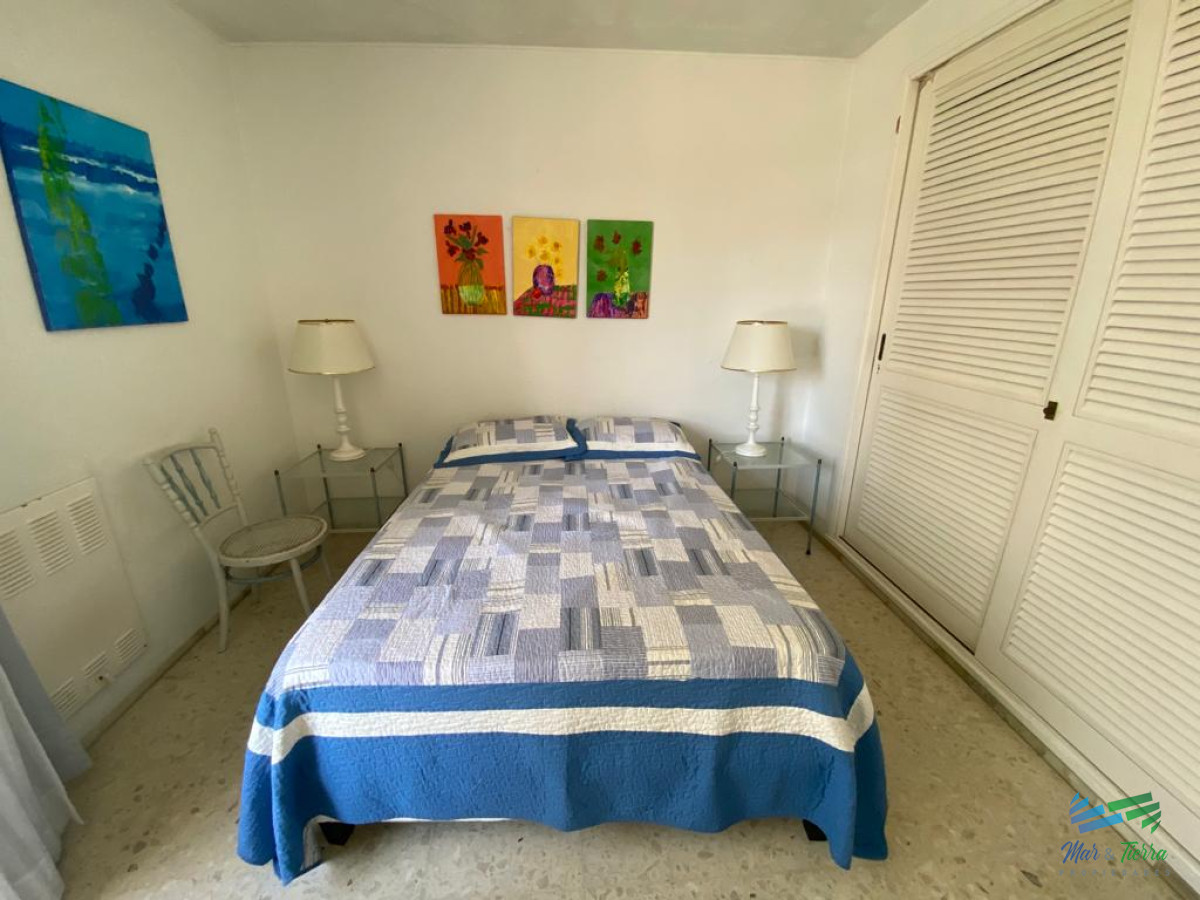 Apartamento ID.4878 - En venta apartamento 2 dormitorios sobre calle 20, Peninsula, Punta del Este