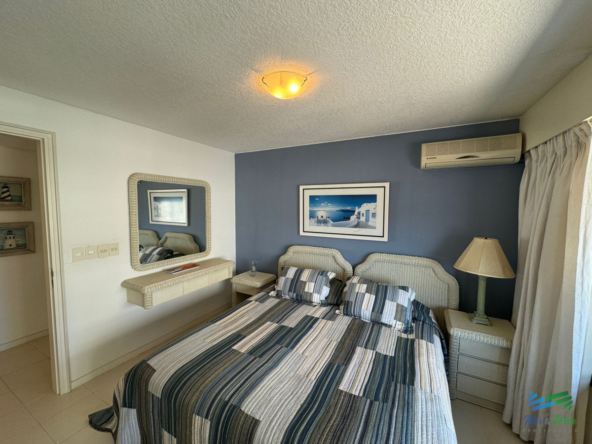 Apartamento ID.5788 - Apartamento en Venta de 3 Dormitorios en Punta del este , Puerto , Península , Edificio Portofino