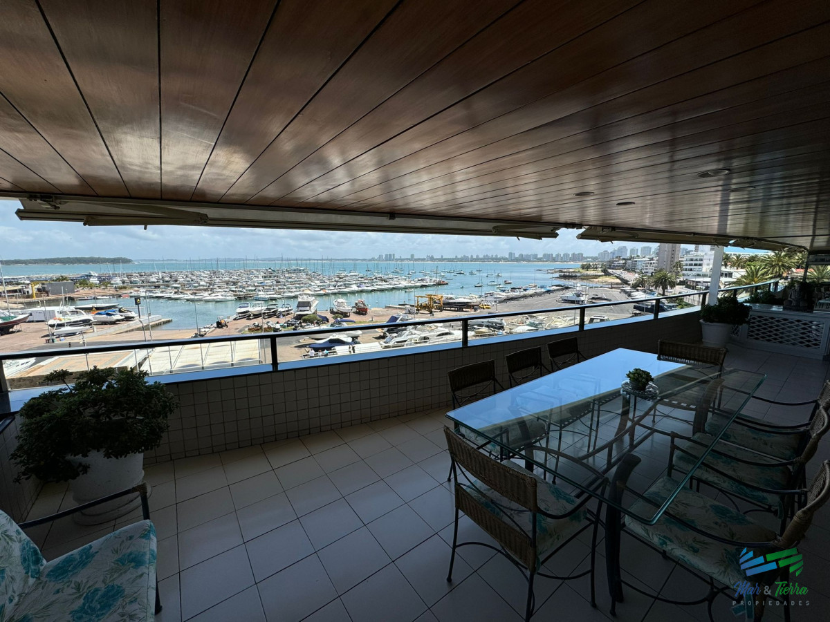 Apartamento ID.5788 - Apartamento en Venta de 3 Dormitorios en Punta del este , Puerto , Península , Edificio Portofino
