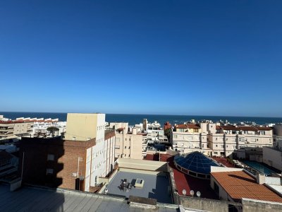 En venta apartamento 1 dormitorio, con vista al mar y bajos gastos en Península, Punta del Este