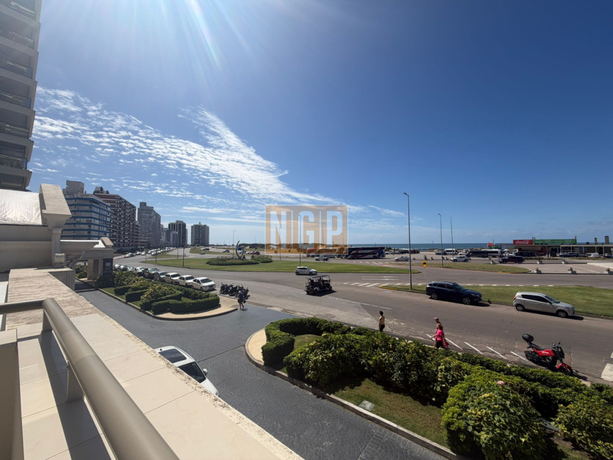 Apartamento en venta de 4 dormitorios en Punta del este , Imperiale  - NGP31215A