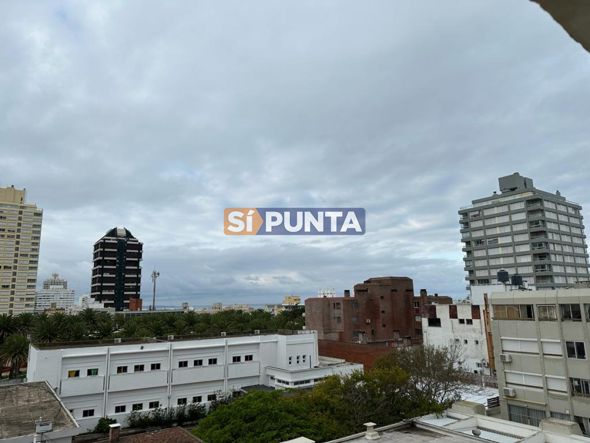 Peninsula  con servicio de mucamas - SPT8941A