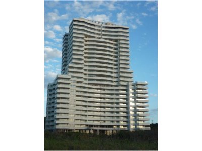 Apartamento en Brava, 3 dormitorios *