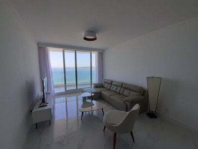 A ESTRENAR FRENTE A PLAYA MANSA 