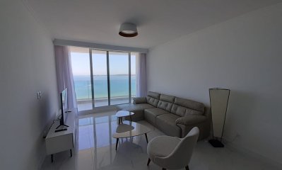 A ESTRENAR FRENTE A PLAYA MANSA