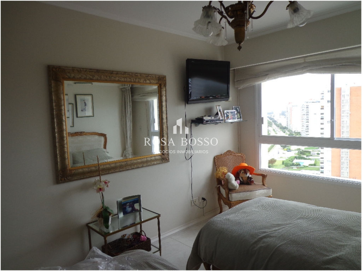 Apartamento ID.9443 - Alta gama en playa mansa 