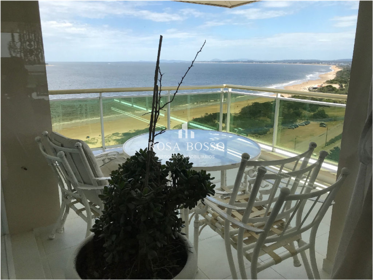 Apartamento ID.9443 - Alta gama en playa mansa 