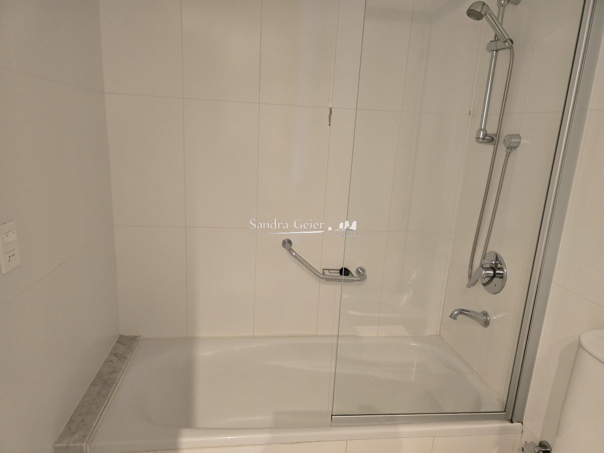 Apartamento ID.1892 - Premiun sobre playa brava.