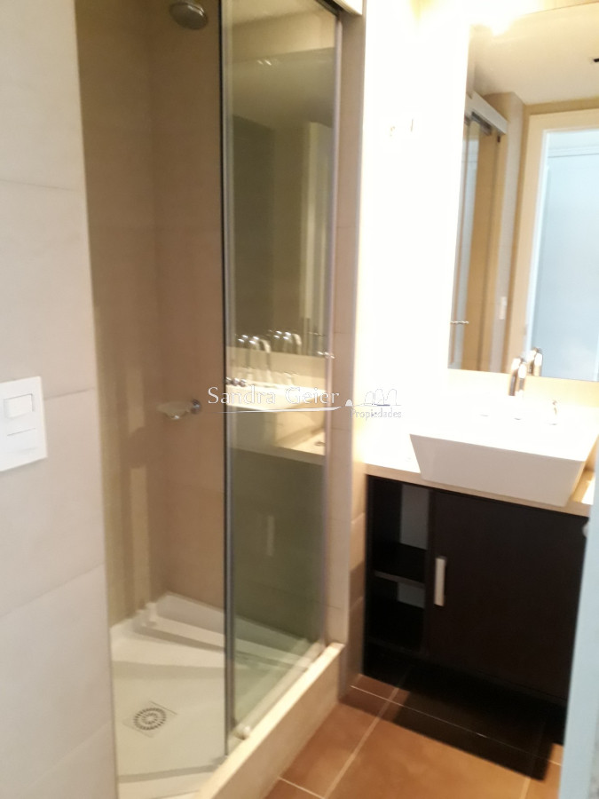 Apartamento ID.3305 - Apartamento en Venta de 2 dormitorios en Punta del este , Playa Brava , Torre Imperiale 