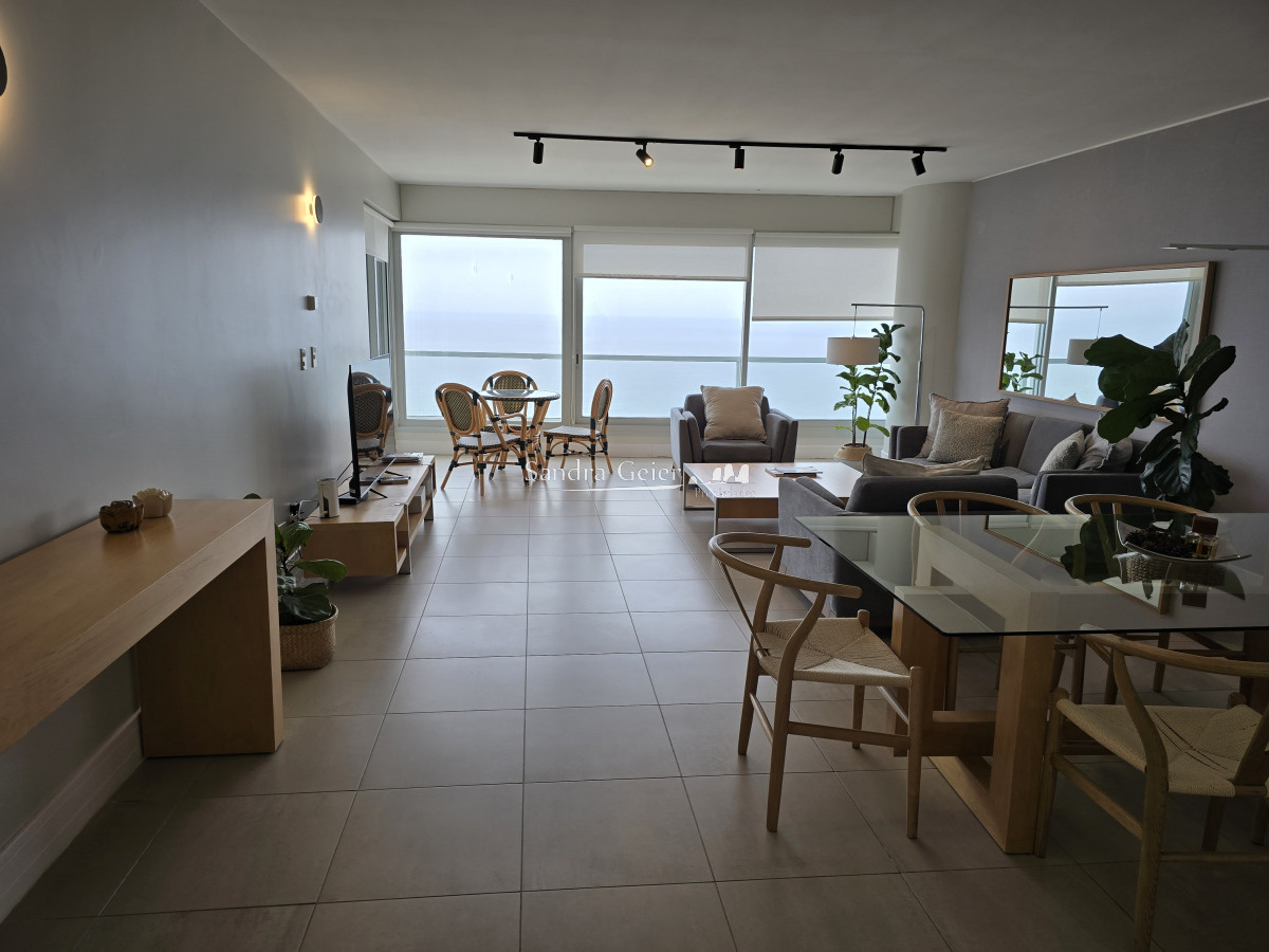 Apartamento ID.1892 - Premiun sobre playa brava.