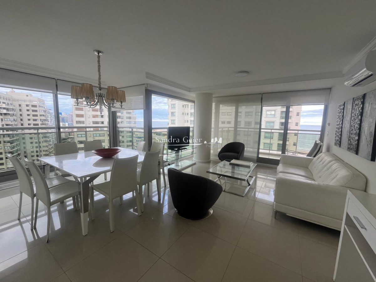 Apartamento ID.3305 - Apartamento en Venta de 2 dormitorios en Punta del este , Playa Brava , Torre Imperiale 