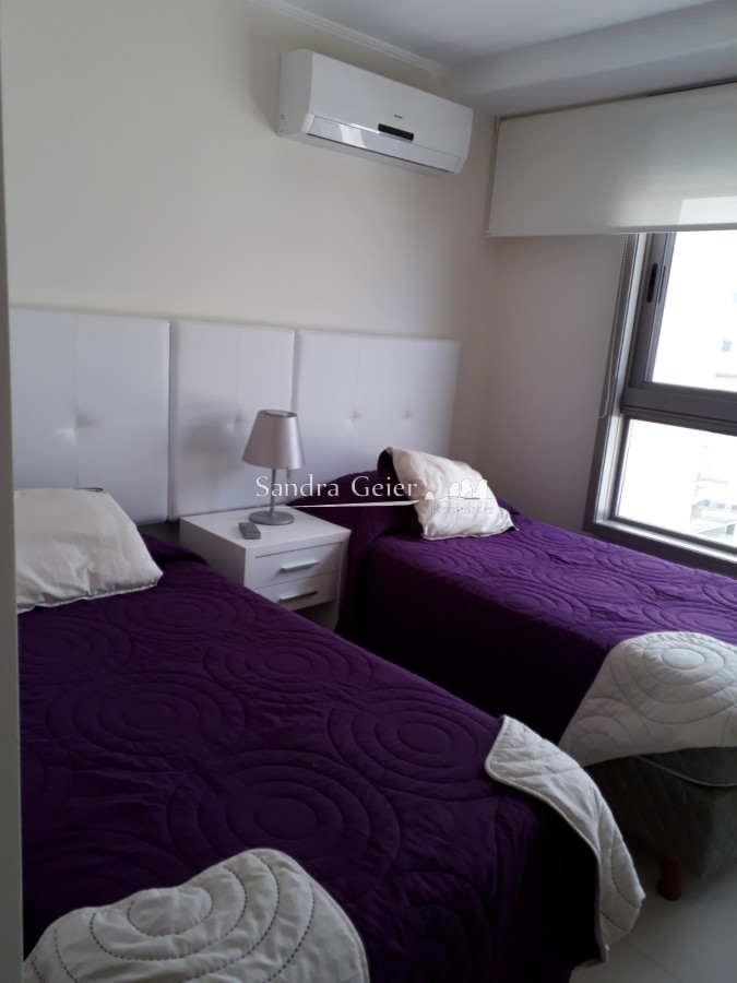 Apartamento ID.3305 - Apartamento en Venta de 2 dormitorios en Punta del este , Playa Brava , Torre Imperiale 