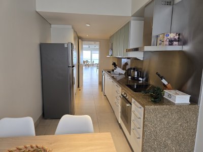 Apartamento ID.1892 - Premiun sobre playa brava.