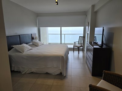 Apartamento ID.1892 - Premiun sobre playa brava.