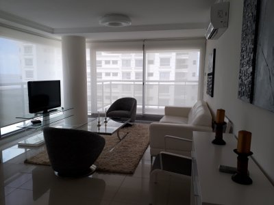 Apartamento ID.3305 - Apartamento en Venta de 2 dormitorios en Punta del este , Playa Brava , Torre Imperiale 