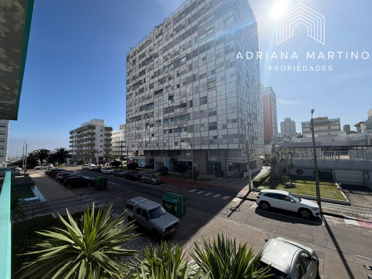Apartamento ID.71866 - Apartamento de 1 dormitorio en Venta en Punta del este , Península , Bajos gastos a pasos del mar 