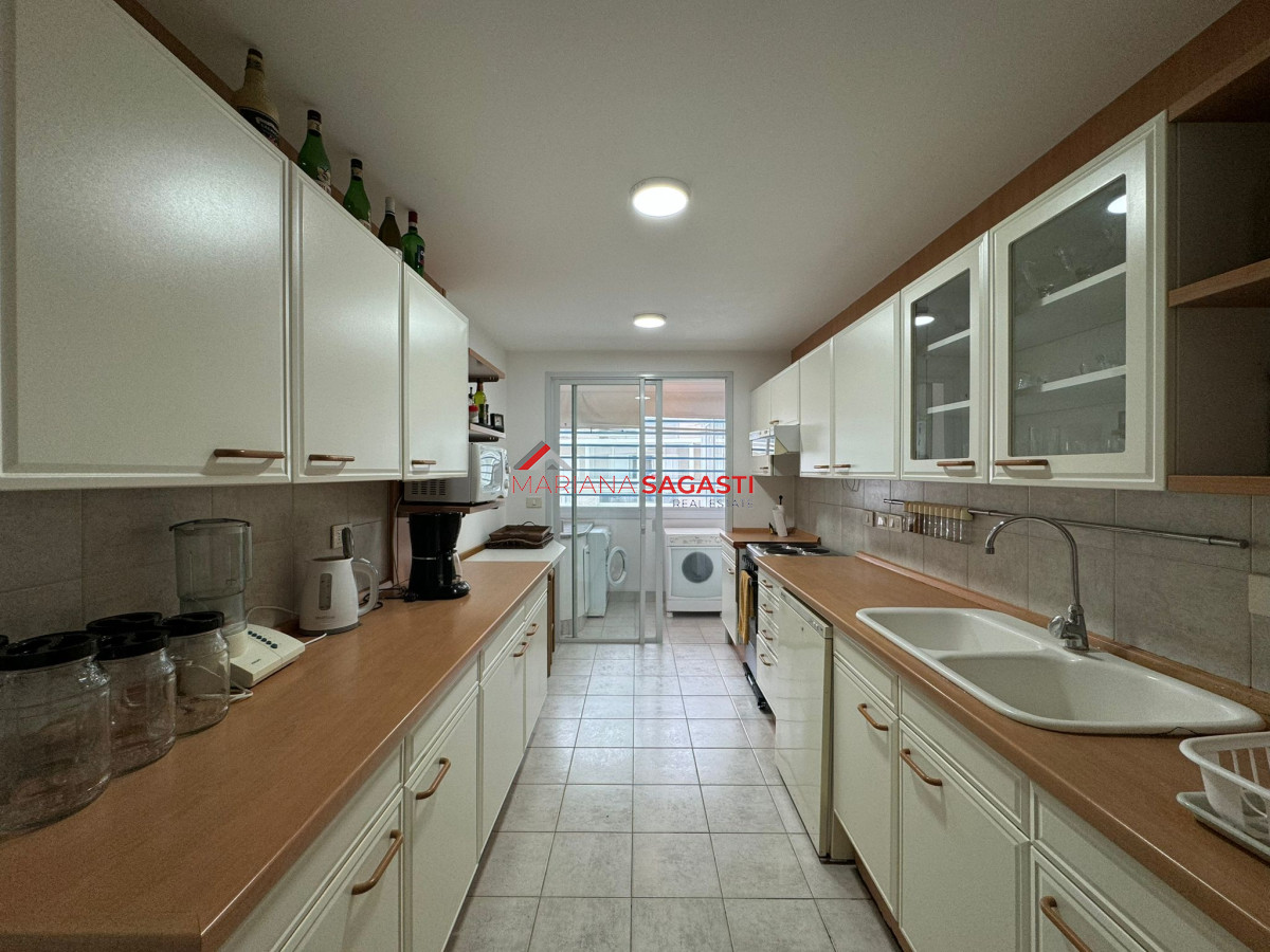 Apartamento ID.3996 - Brava, 3 dormitorios y dependencia