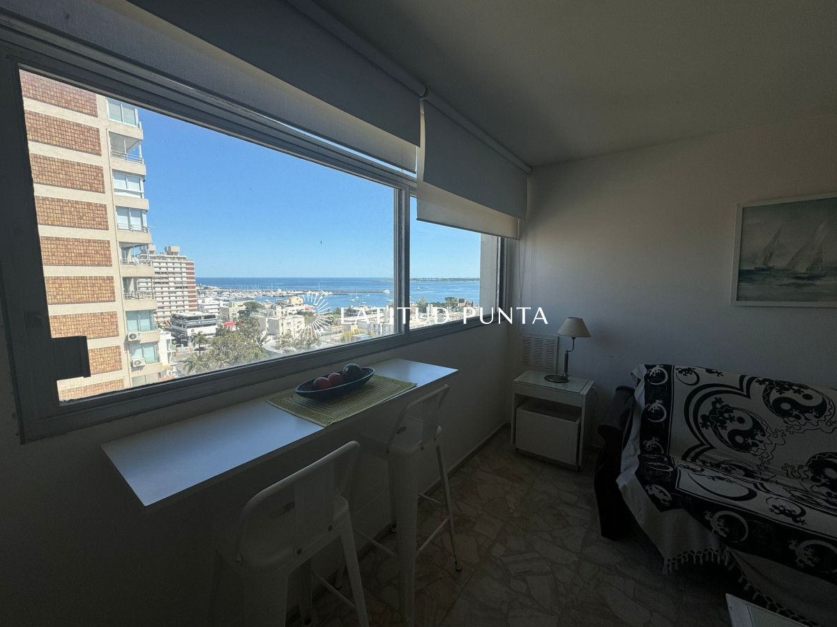 Apartamento ID.599 - Piso alto con vista al puerto