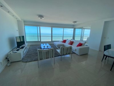 Piso alto en Le Parc, 3 suites más dependencia