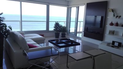 Oportunidad en Le Parc, piso alto, 2 suites más dependencia