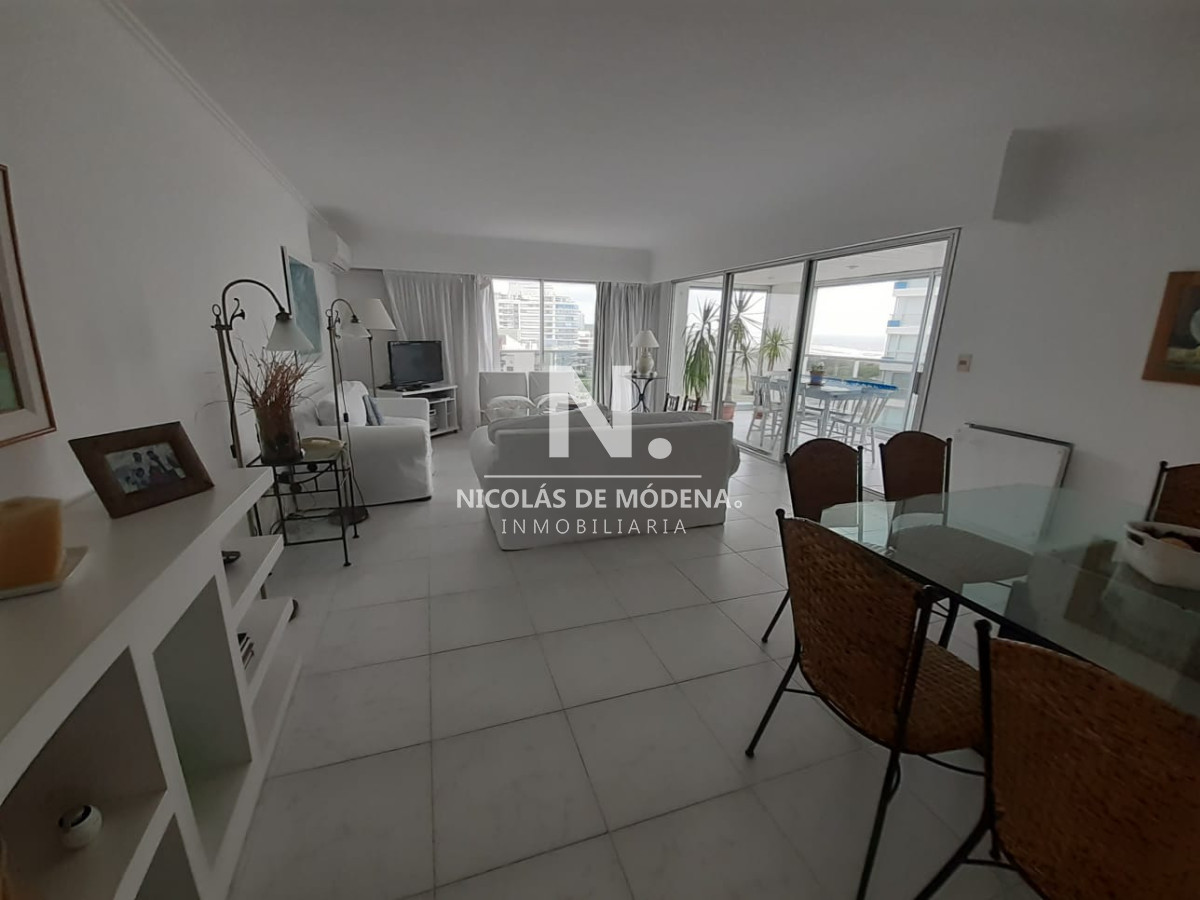 Departamento de 3 dormitorios en venta proximo a Playa Brava, Chiverta - NDM21986A